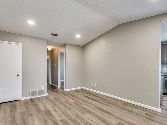 5th image of 3214 Walton Ave