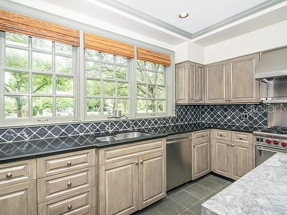 4th image of 3405 W Lykes Ave