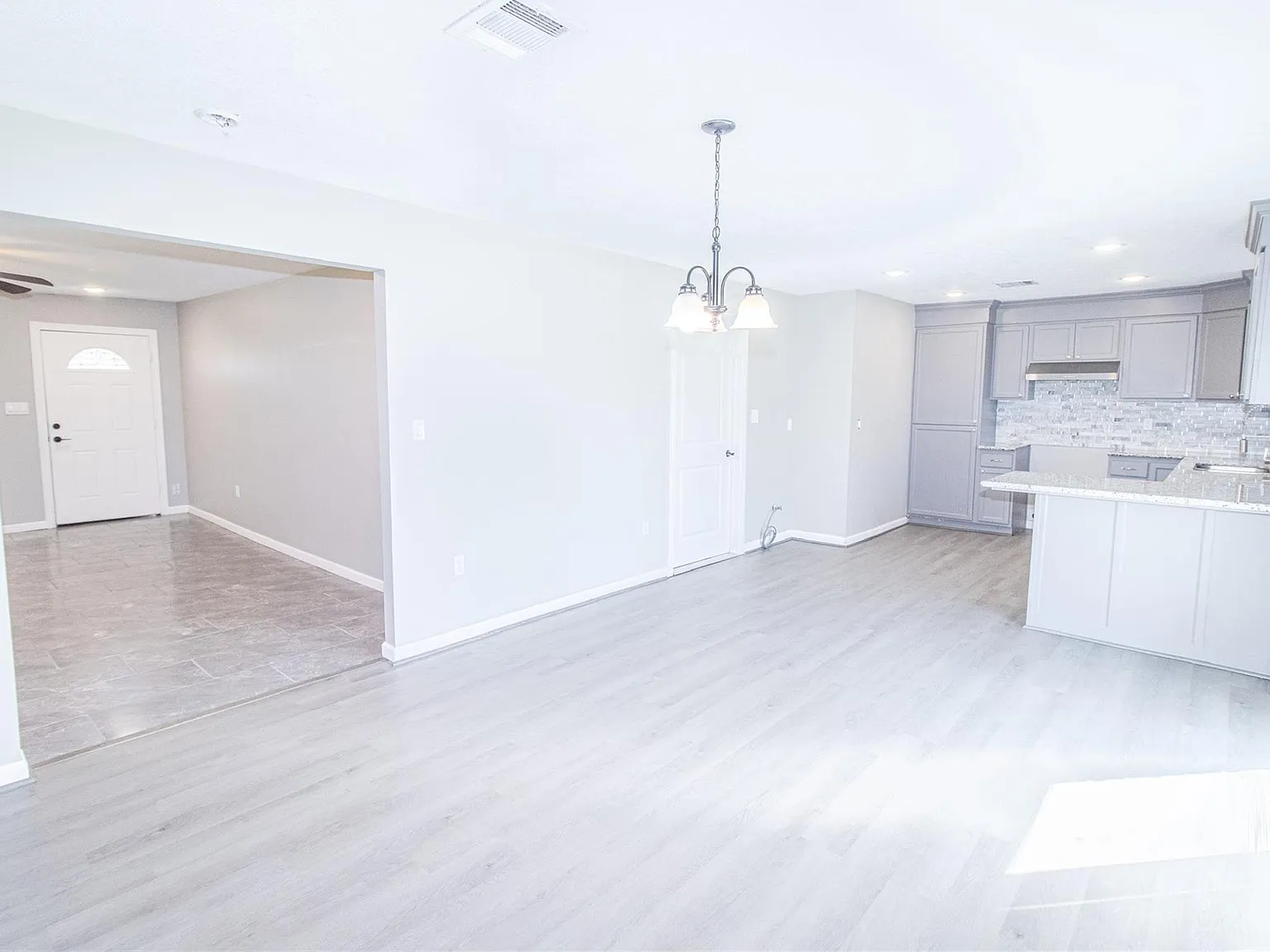 3 bed, 2.0 bath, 1474 sqft, $1,900 — Photo 3