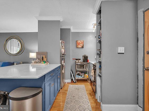 5th image of 2101 Chestnut St APT 213