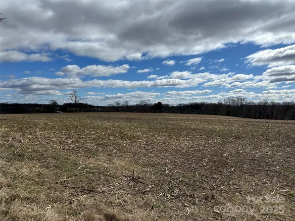 4508 Deacons Hill Rd, Hamptonville, NC 27020