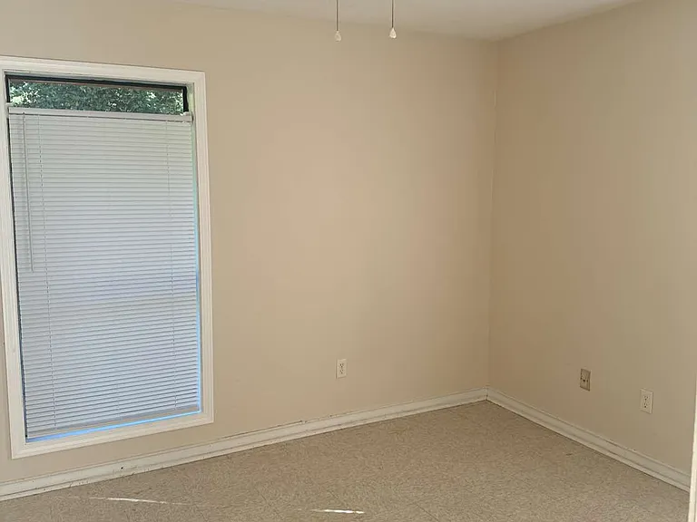 3100 Courtney Ave #1 — Photo 10