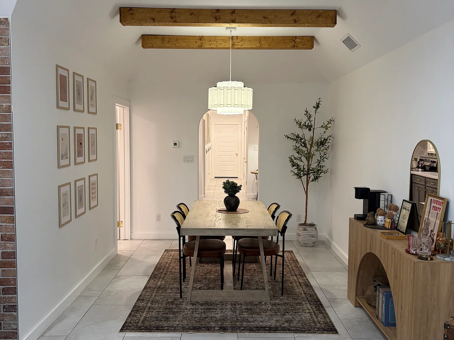 2 bed, 1350 sqft, $2,700 — Photo 4