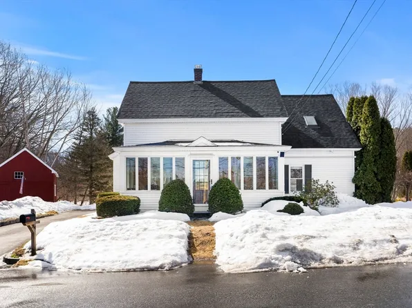4 Wood St, North Chelmsford, MA 01863
