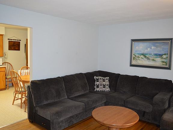 3rd image of 230 Kinkel Ave