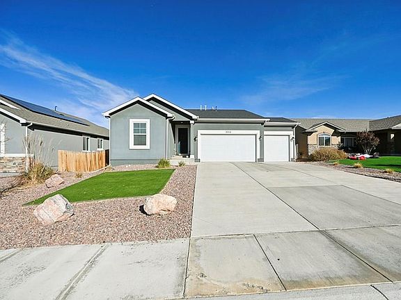 2nd image of 2215 Cliffmoor Ln