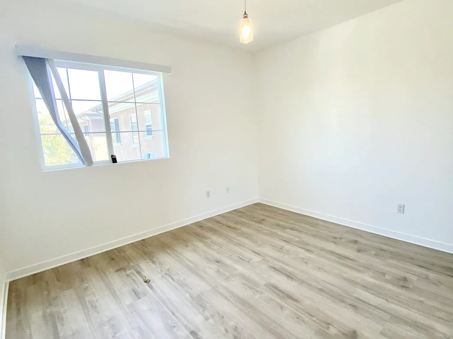 3 bed, 1650 sqft, $3,750 — Photo 3