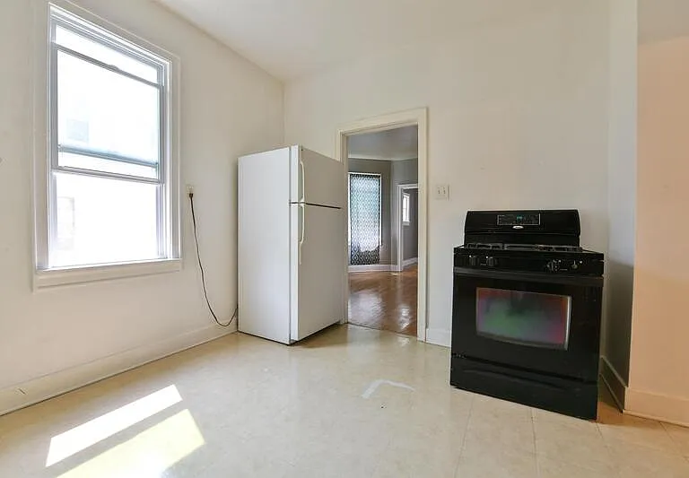 1217 Chicago St — Photo 4