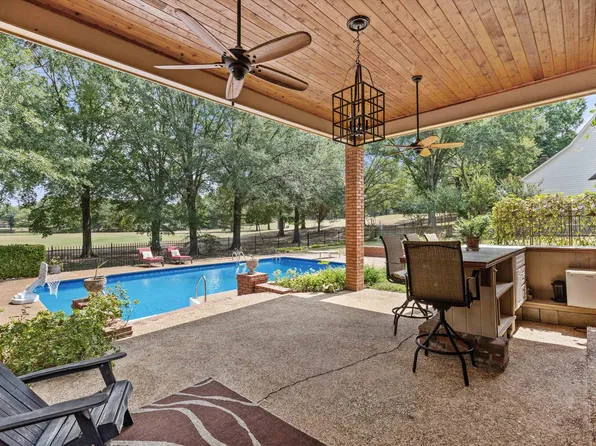 2800 Levee Oaks E, Collierville, TN 38017