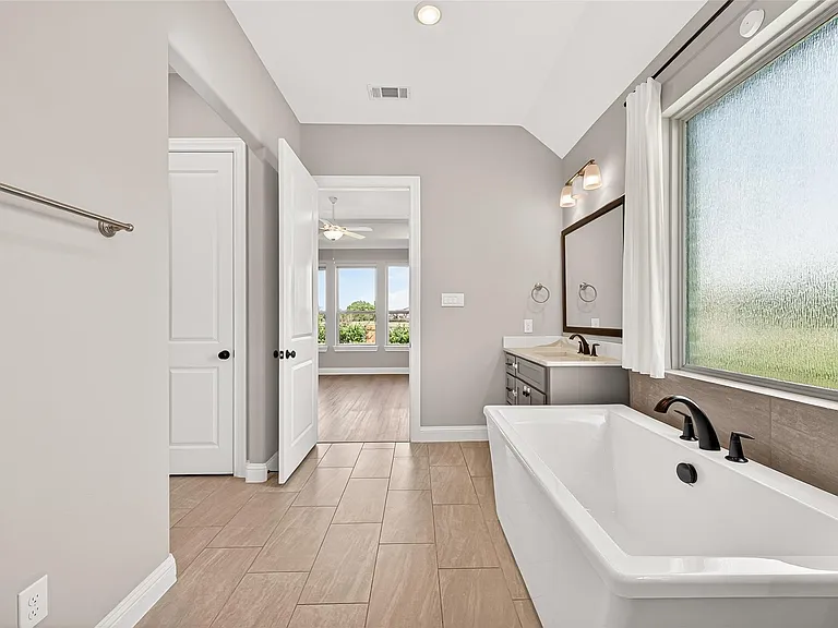 1635 Delta Oaks Dr — Photo 25