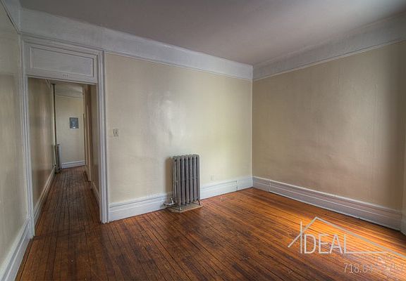 2nd image of 581 Park Pl APT 2L