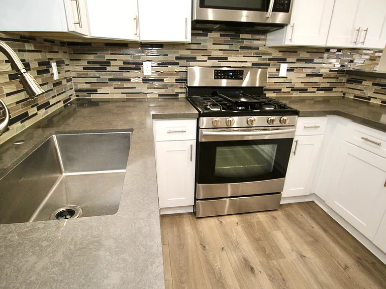 819 Estancia Ct — Photo 20