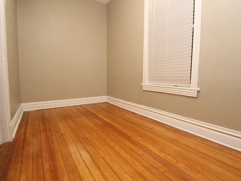 1841 N Hermitage Ave #CH1 — Photo 8
