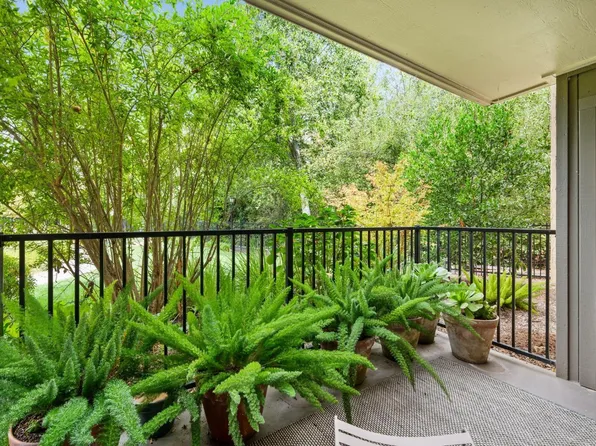 202 Foss Creek Circle #C, Healdsburg, CA 95448