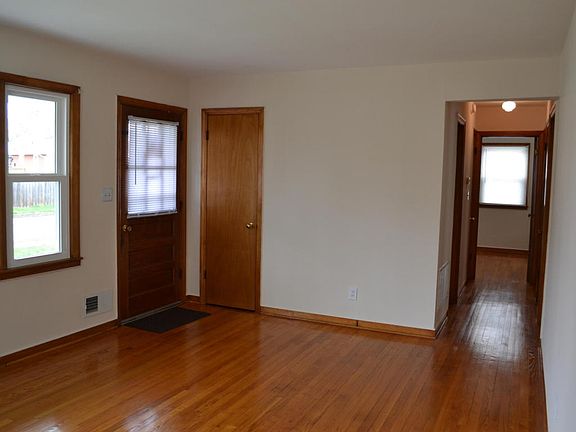 3rd image of 4107 Holmes St NE
