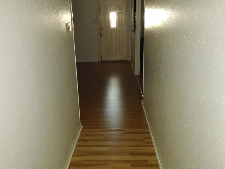 904 Elm St — Photo 6