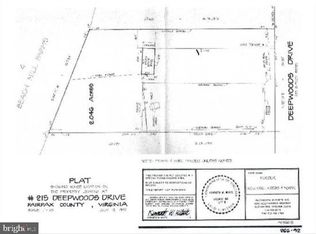 215 Deepwoods Dr, Great Falls, VA 22066