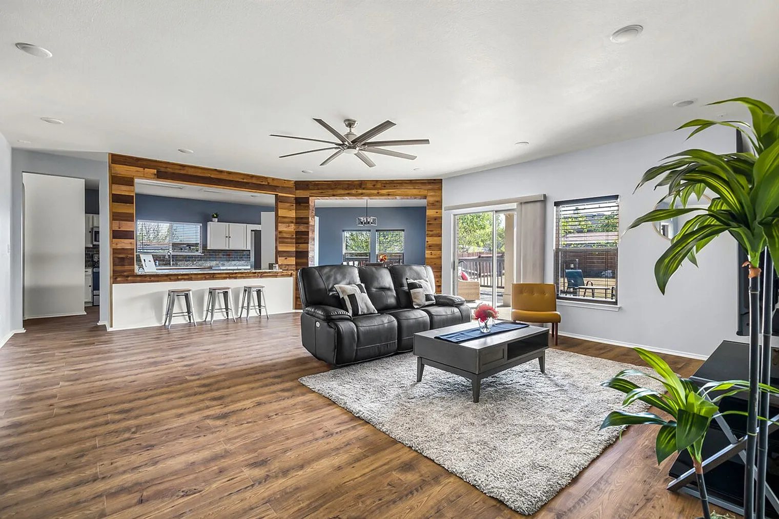 5 bed, 4.5 bath, $7,202 — Photo 1