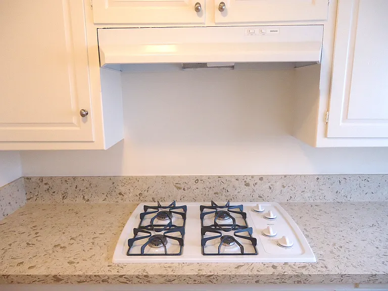 8840 Huntington Dr #5 — Photo 4