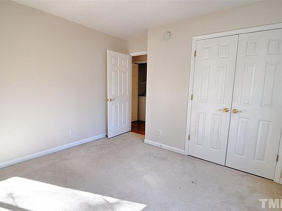 4th image of 4106 Pin Oak Dr
