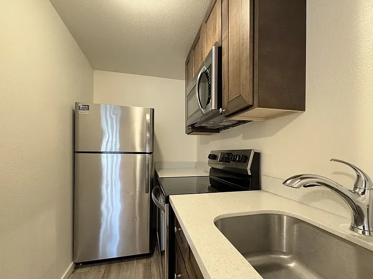 North Highland Court — Photo 17