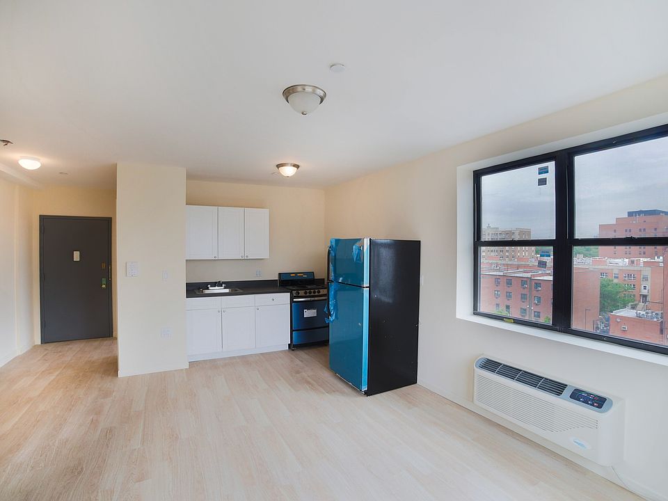 1st image of 1674 Park Ave APT 2A