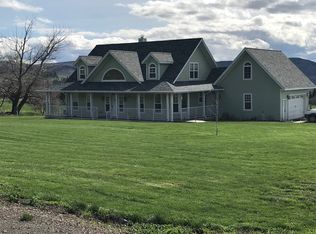 61116 Longview Ln, Cove, OR 97824