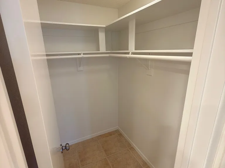 659 S. Cloverdale — Photo 10