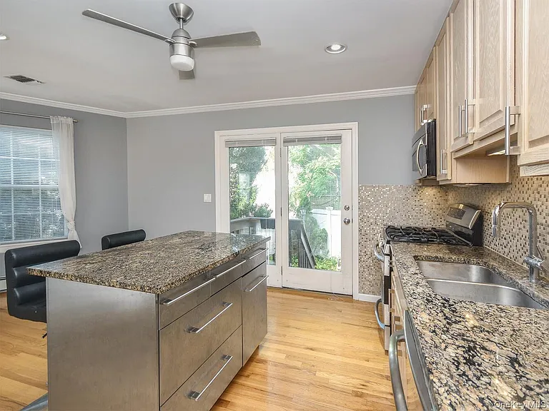 49 Ashwood Rd #A — Photo 8