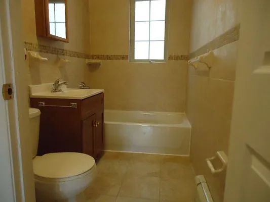 Rented by Hakeem Shahid, LREB | media 10