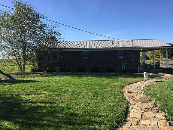 4th image of 372 Cave Hollow Ln