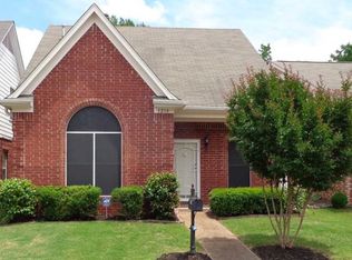 1218 Oak Creek Dr, Collierville, TN 38017