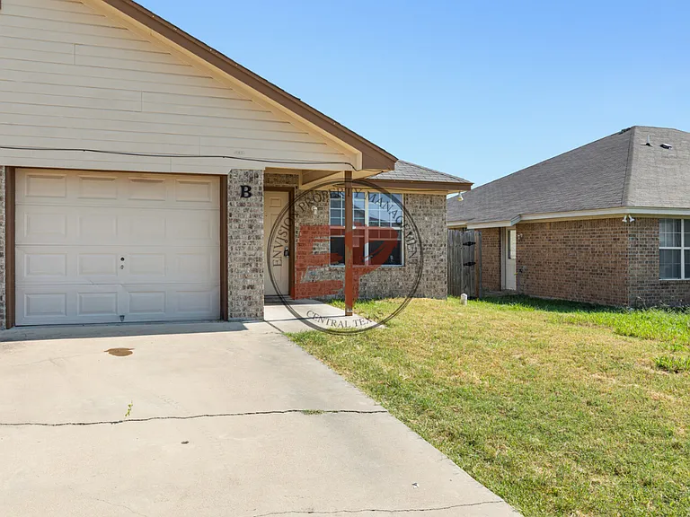 1623 Yuma Trl #A — Photo 2