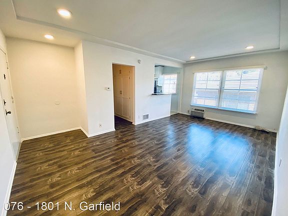 3rd image of 1801 N Garfield Pl APT 26