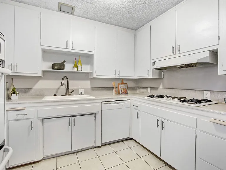 Fulton Terrace Apartments — Photo 1
