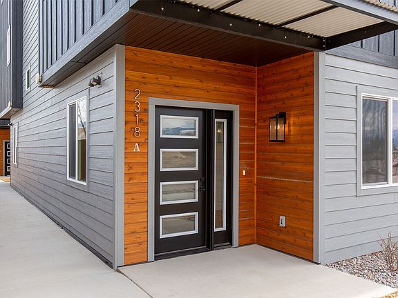 3rd image of 2318 A Mary Jane Blvd