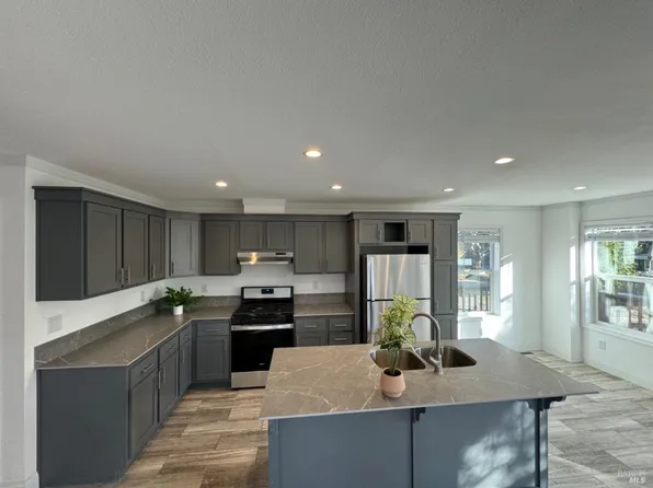 47 Shadyleaf Court, Santa Rosa, CA 95409