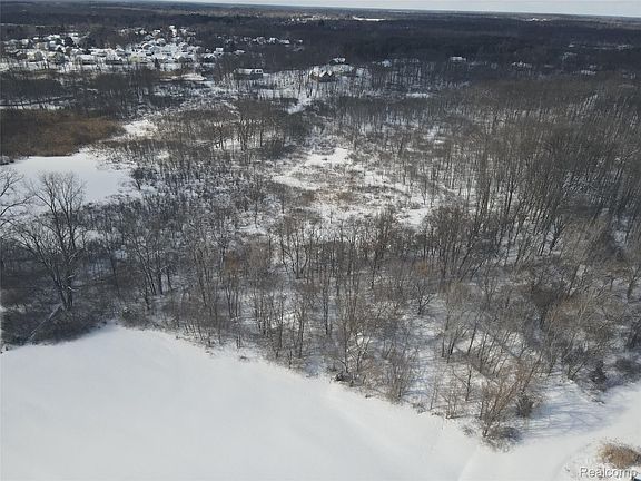 5th image of Silver Lake Rd