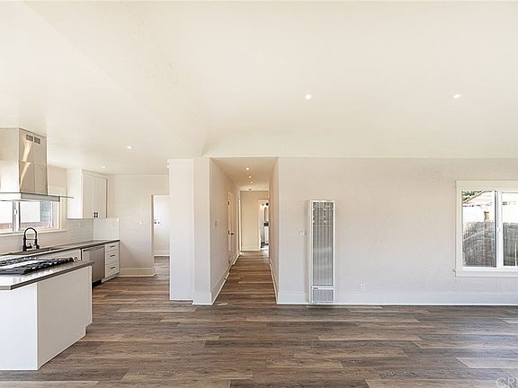 4th image of 2116 W 73rd St