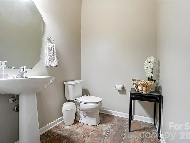 2029 Kegsworth Dr — Photo 5