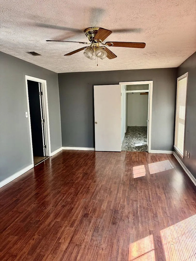 Quiet 3 bed 2 bath home — Photo 2