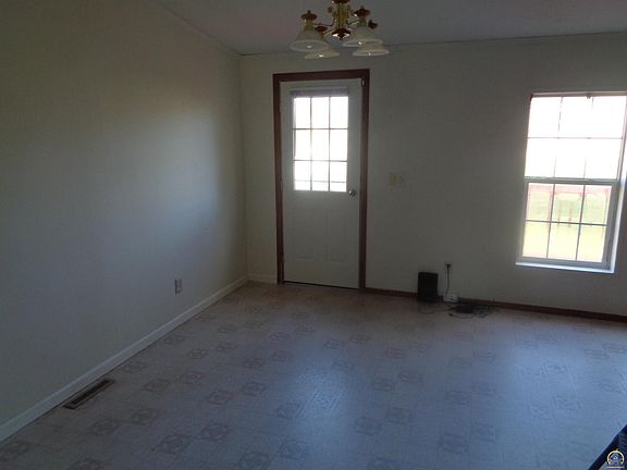 4th image of 304 SE 44th Pkwy