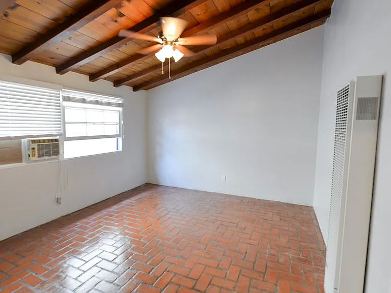 1502 Buena Vista — Photo 8