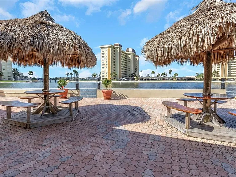 4700 Cove Cir #107 — Photo 50