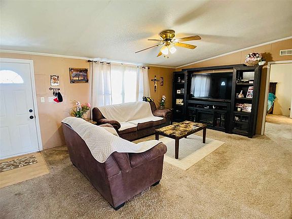 3rd image of 136 Cottonwood Ave