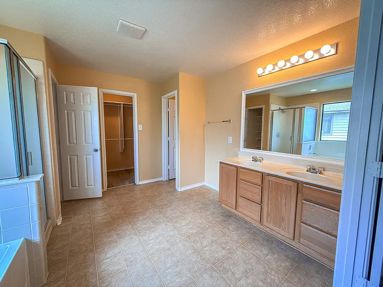 2250 Howry Dr — Photo 12