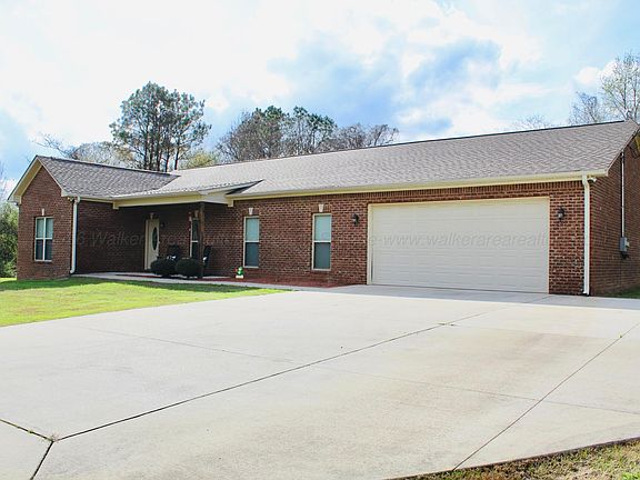 3rd image of 381 Court Rd