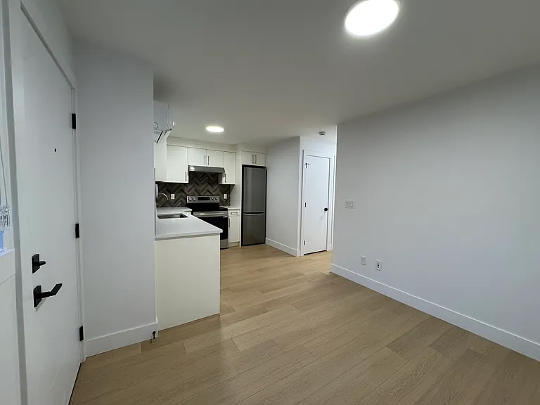 4557 Parker St — Photo 5