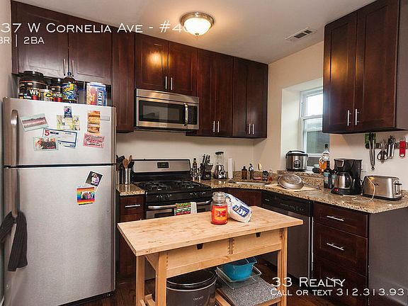 2nd image of 937 W Cornelia Ave APT 402