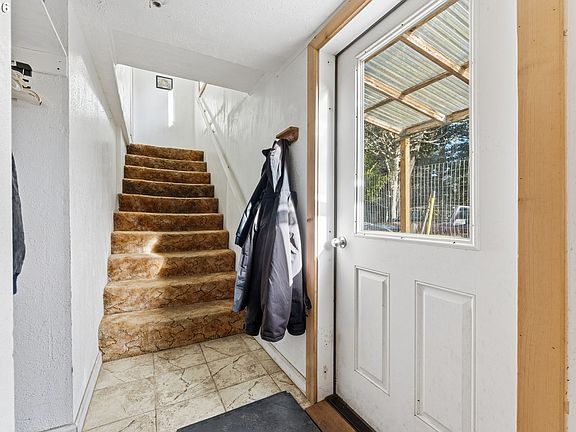 5th image of 805 Coast Guard Hill Rd